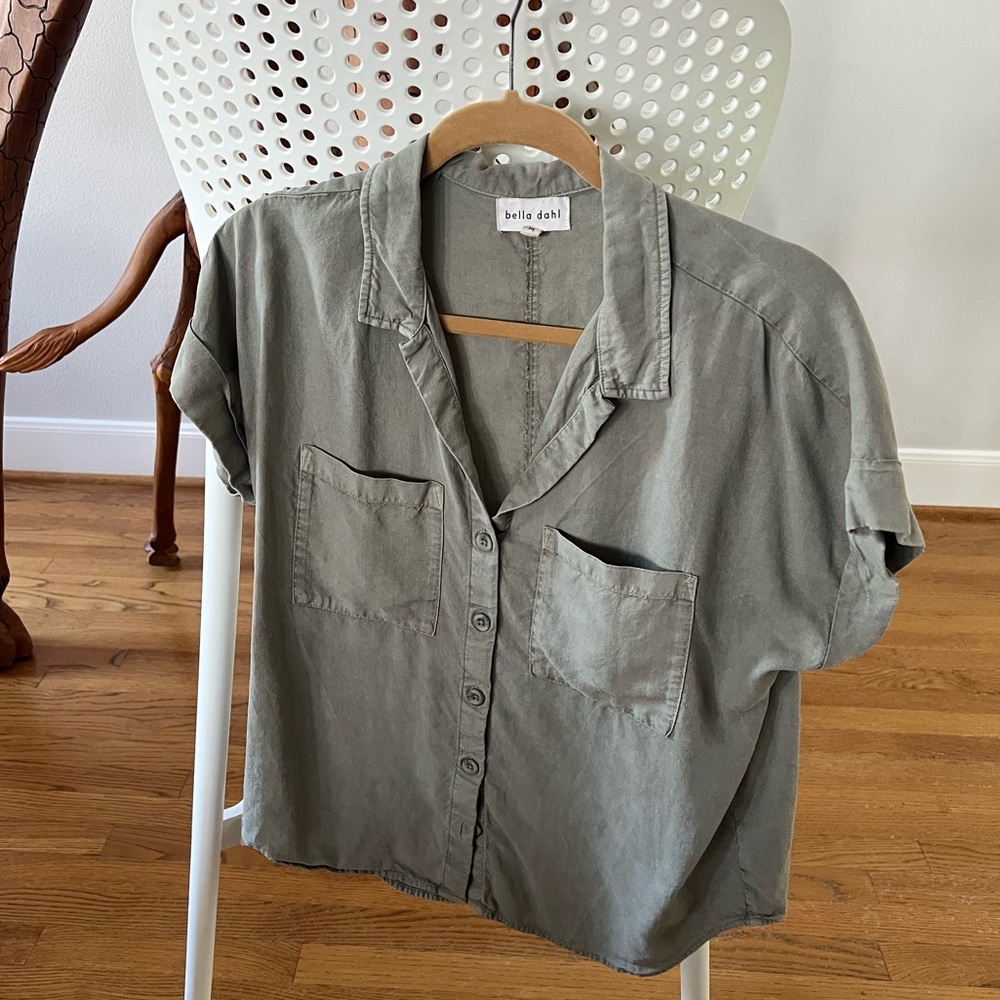 Bella Dahl Green Button-Up Shirt